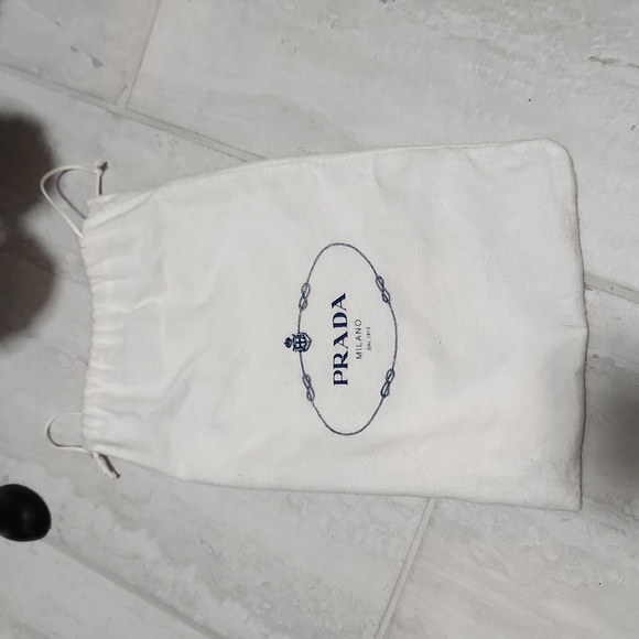 Red Prada flats with bow - Picture 4 of 4